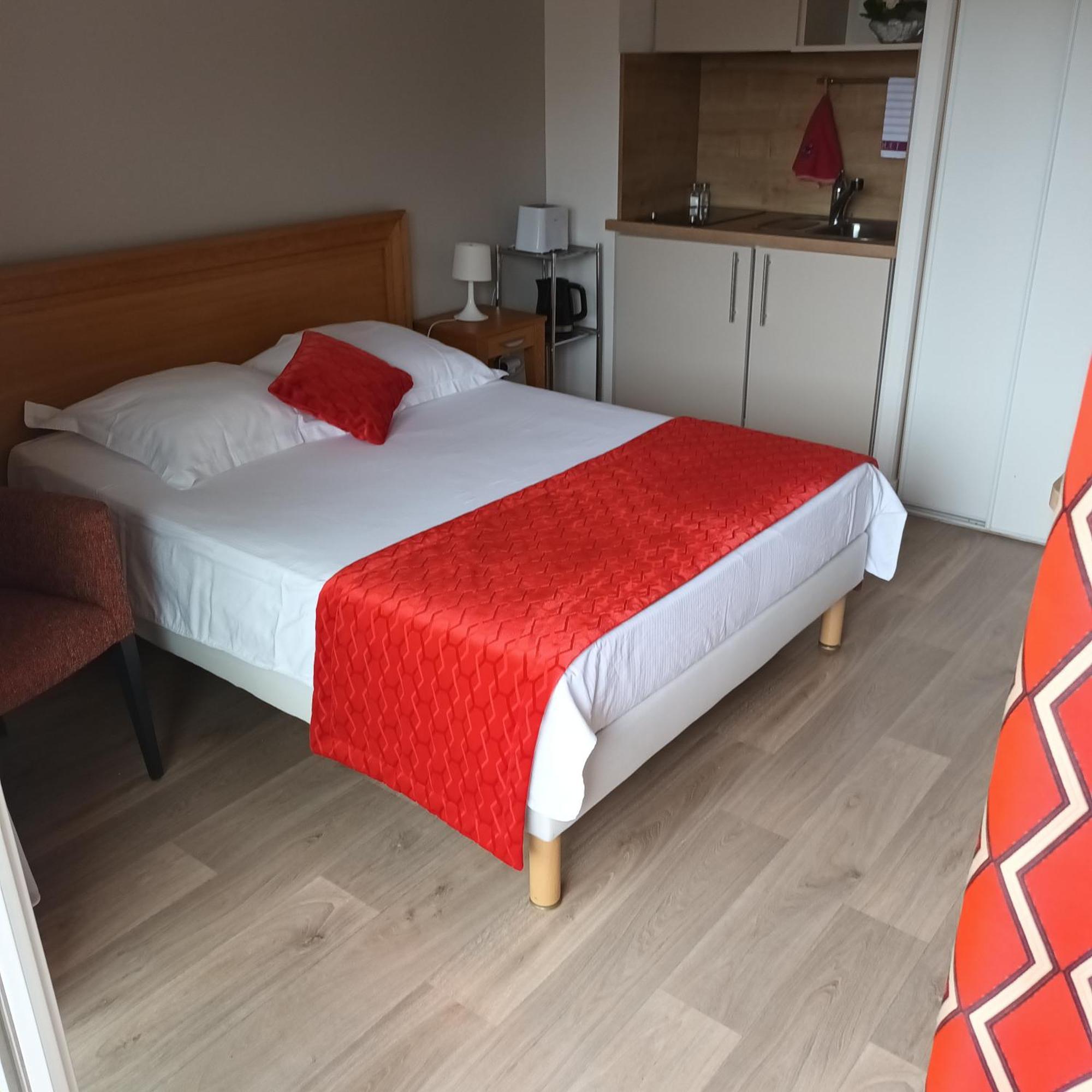 Aparthotel Domitys Le Clos Du Cèdre à Dompierre-sur-Mer Extérieur photo